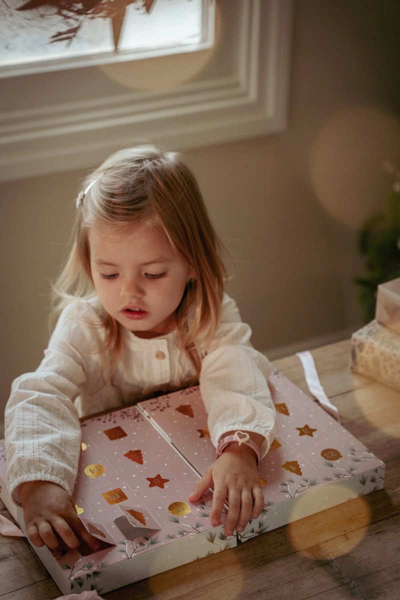 LITTLE DUTCH Advento kalendorius su apyrankėmis „Kalėdos“